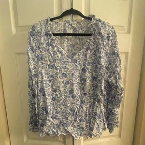Old Navy long sleeve blouse. Size large.
